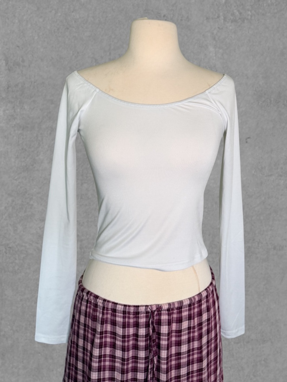 Edikted White Long-Sleeve Scoop Neck Women's Top (XS)